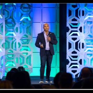 Meet your Posher, Cesar